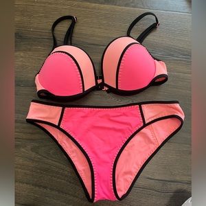Victoria’s Secret color block swimsuit top 34DD bottoms medium